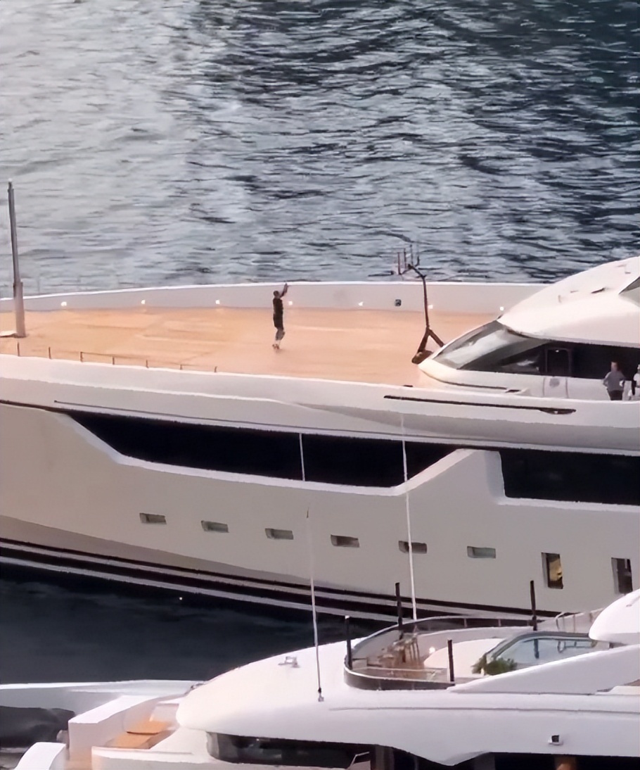 兰特在休斯, 威少在赛季